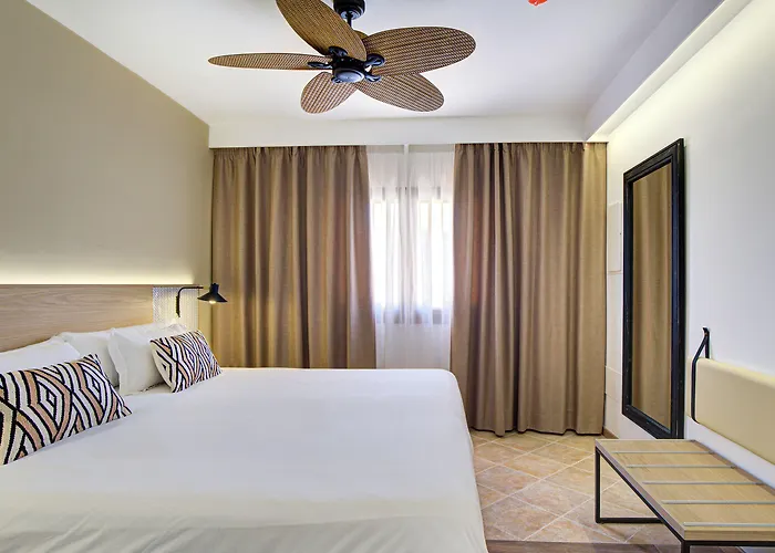 Arena Castillo ホテル カレタ・デ・フステ